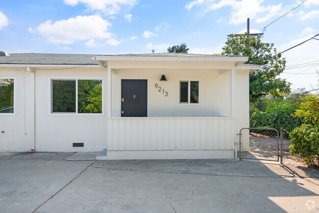 Building Photo - 9213 Earl St Rental