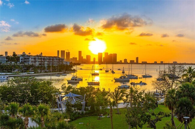 Photo - 1701 Sunset Harbour Dr