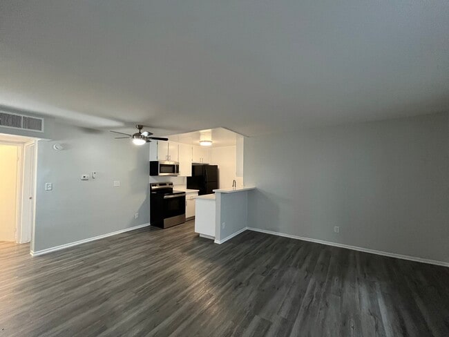 Photo - 951 S. Oxford