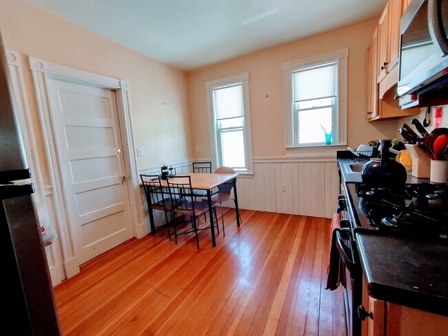 Photo - 86 Conwell Ave Unit 3