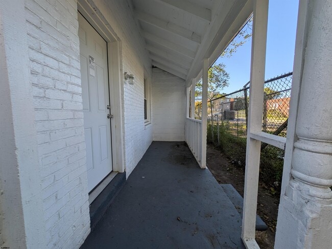 Photo - 902 Westcoat Pl