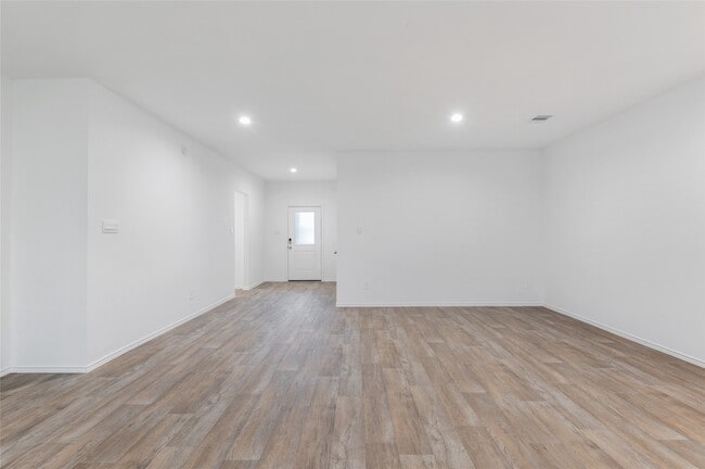 Building Photo - 7418 Elm Lndg Ln Rental