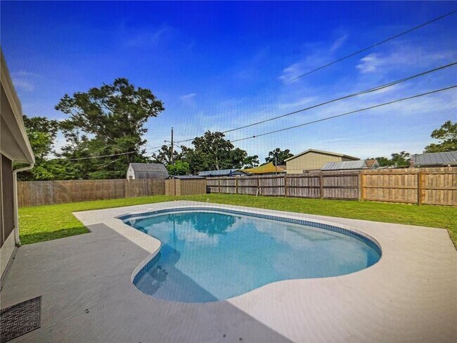 Photo - 3032 Golden Rain Dr
