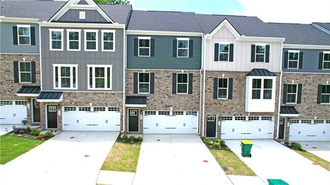 Building Photo - 939 Woods Chapel Rd Rental