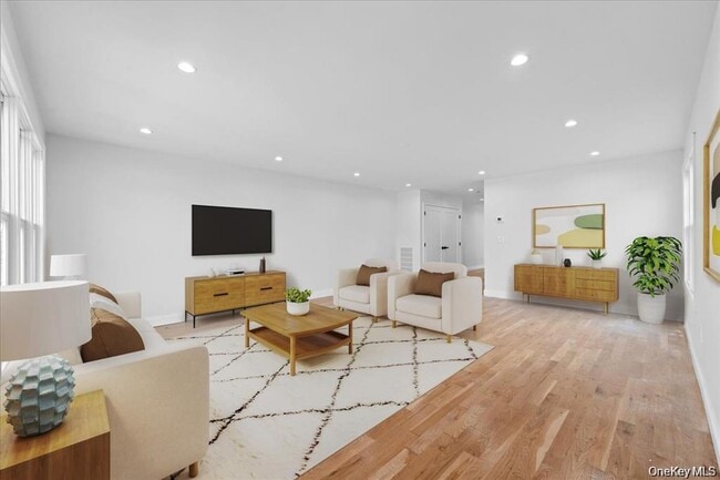 Photo - 97 Thurton Pl