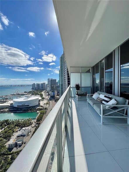 Building Photo - 1100 Biscayne Blvd Unit 4103