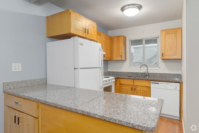 2BR, 1BA - 850SF - Kitchen - Autumn Oaks Apartments