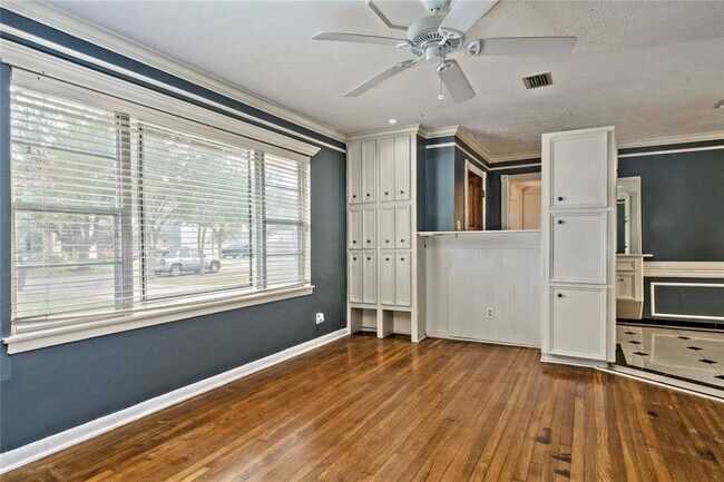 Photo - 4810 Saxon St