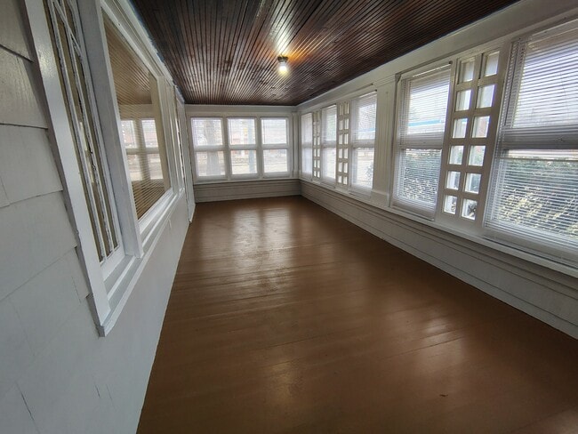 Photo - 1295 N Main St