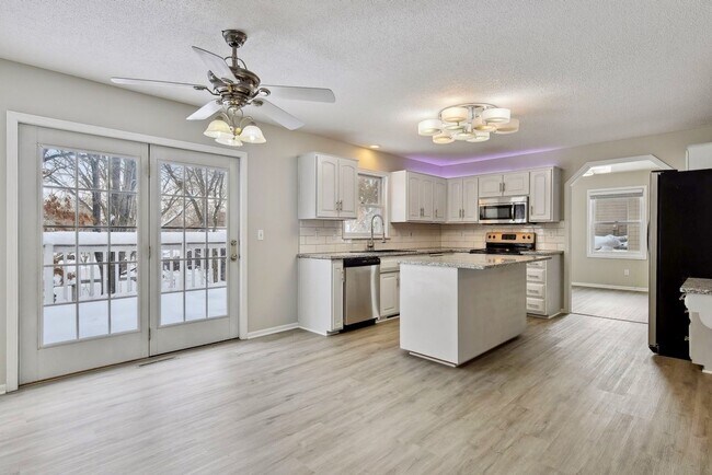 Photo - Lovely 4BR 4BA Home in the Best Neighborho...