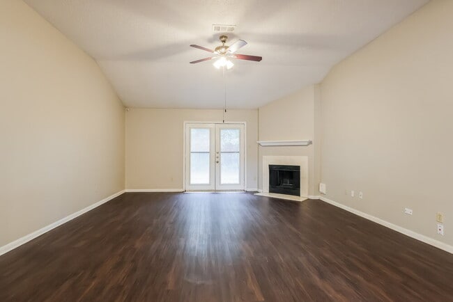 Photo - 28807 Binefield St