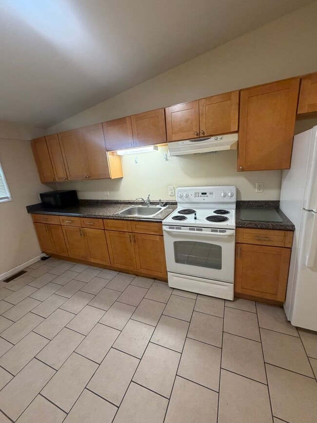 380 3rd St Unit 1