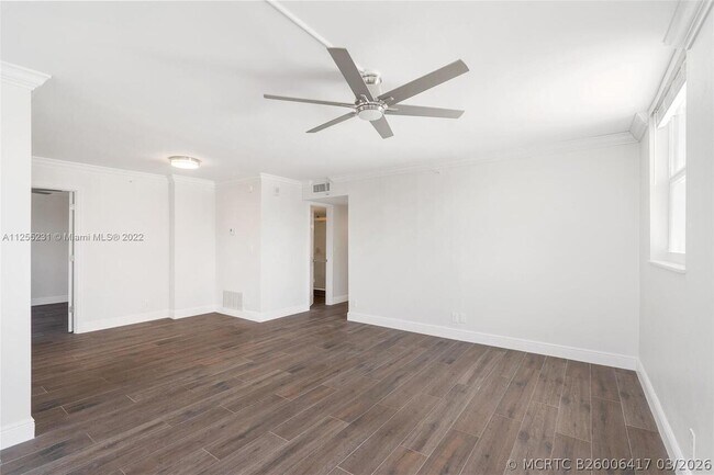 Photo - 1505 N Riverside Dr Unit 404