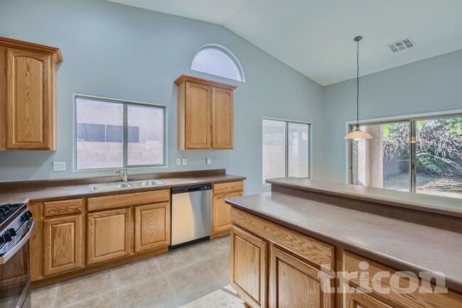 Photo - 44196 Vineyard St