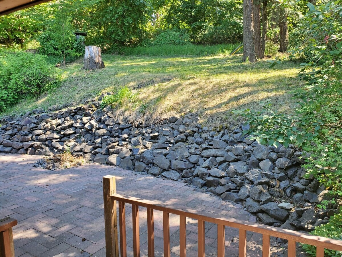 Photo - Large Tucked Away South Hill Home!