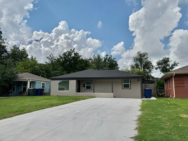 2144 Westchester Dr