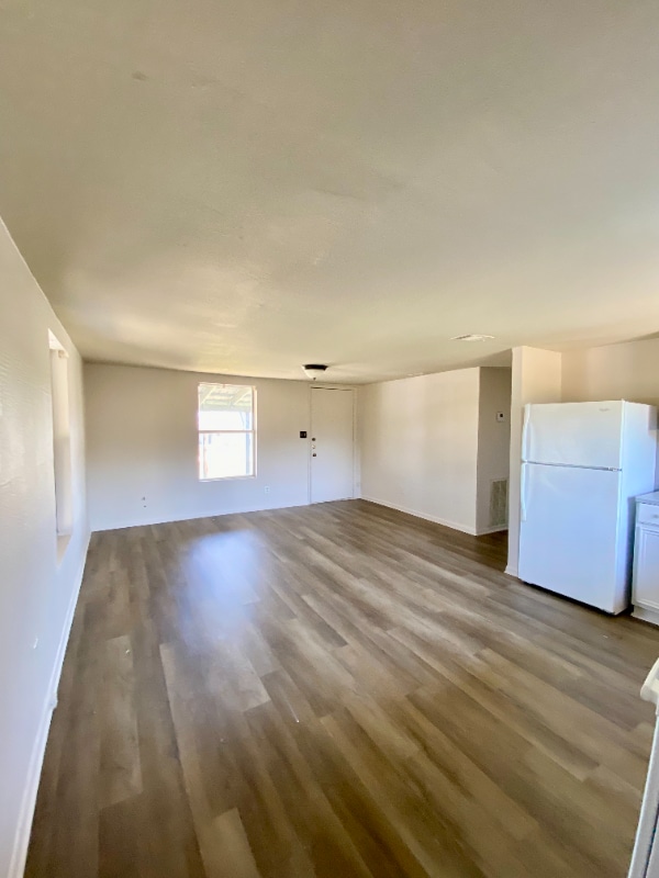 Photo - 415 Jasmine Ln