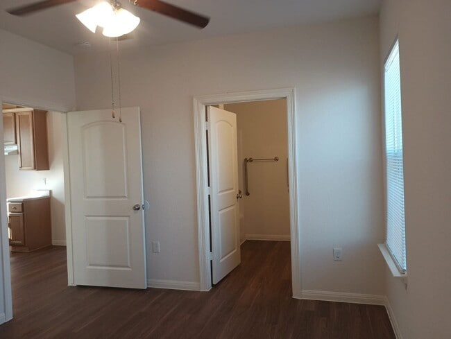 Photo - Cozy 2 bed / 1 bath - Move in Ready!