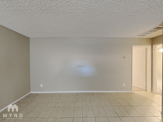 Photo - 4820 N 89th Ave