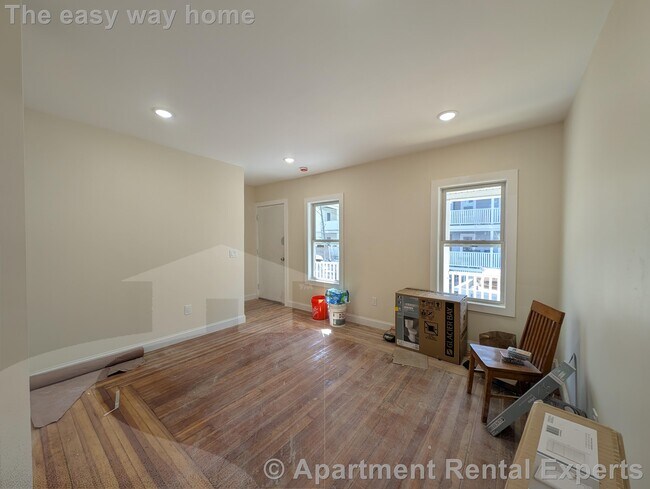 Photo - 5-7 Lowell Cir Unit #1 Unidad #1