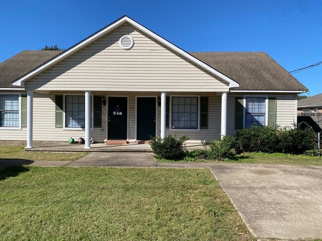 Building Photo - 642 Old Humboldt Rd Unit B