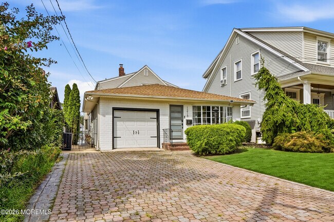 1213 Sunset Ave