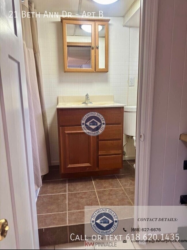 Photo - 21 Beth Ann Dr Unit Apt B