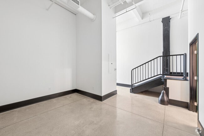1BR, 1BA - 880SF - Bedroom