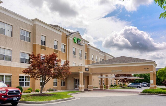 Furnished Studio-Richmond - W. Broad Street - Glenside - North