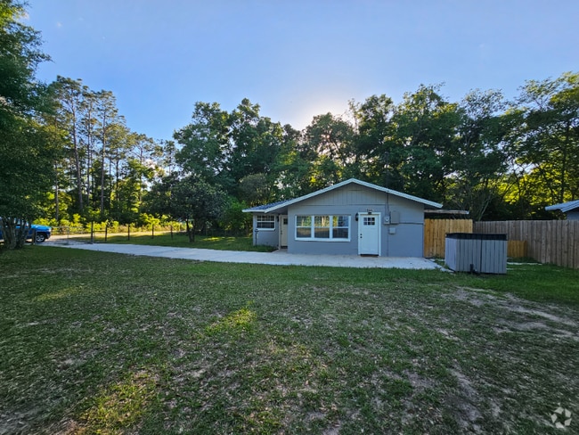 Building Photo - 19645 SW Lark Dr Rental