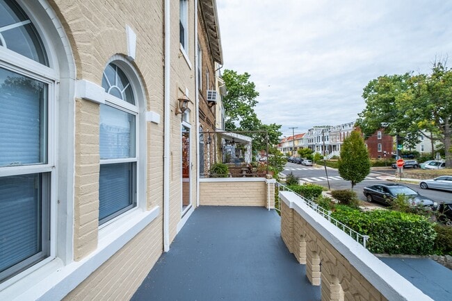 Photo - 450 Randolph St NW