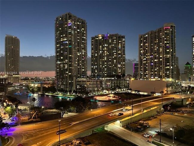 Photo - 68 SE 6th St Unidad 68 SE 6th St 2205