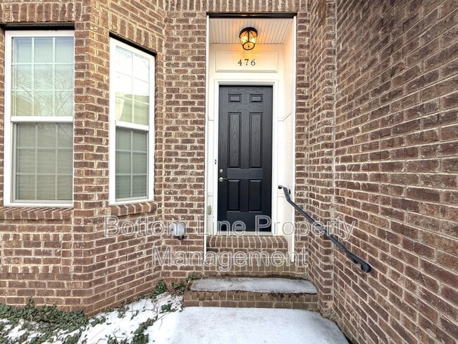 Photo - 476 Beacon St NW