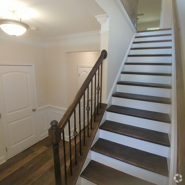 Building Photo - 217 Clearbrook Cir Rental