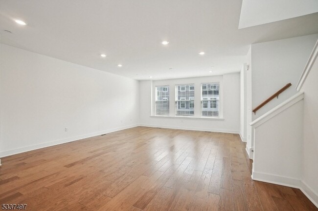 Photo - 10 Cecala Rd