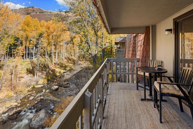 Photo - 1020 E Hopkins Ave Unit 9