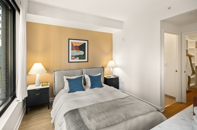 Solaire 7607 Old Georgetown