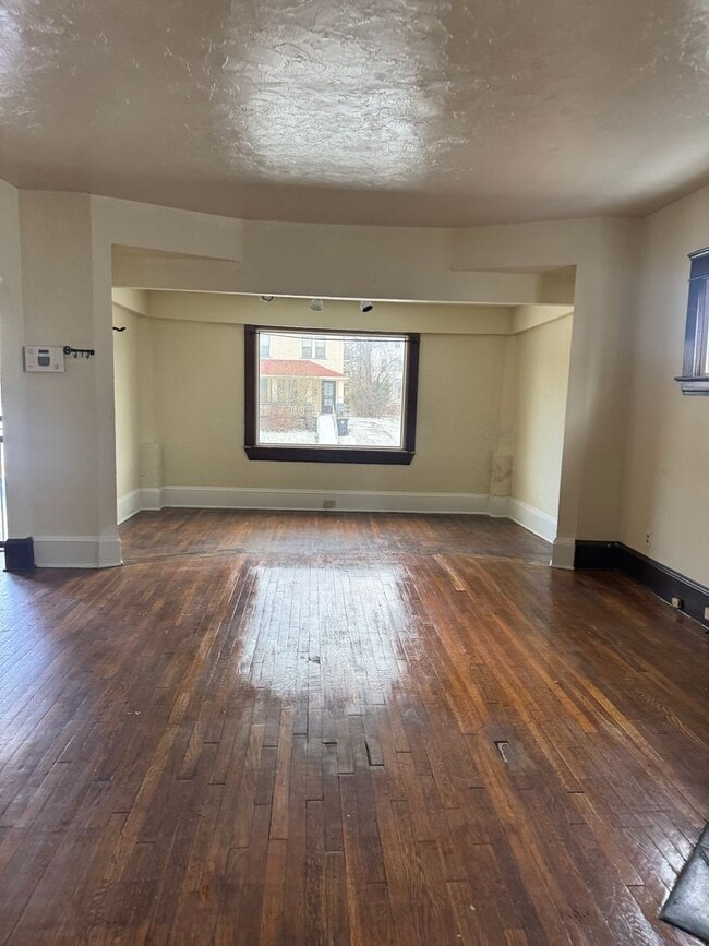 Photo - 9402 Pierpont Ave Unidad #1