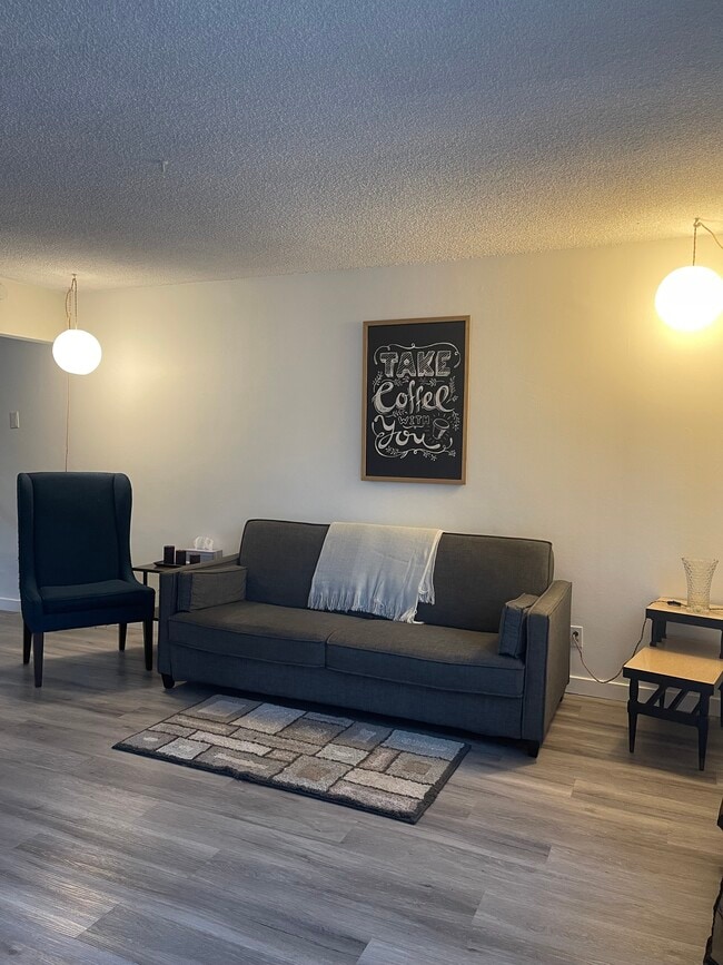 Photo - 2929 Okell Dr