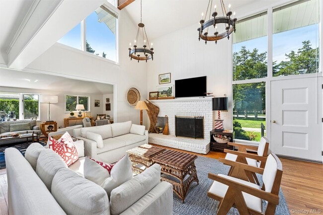 Photo - 18 Quogo Neck Ln