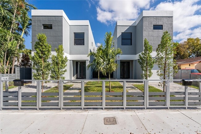 Photo - 2911 SW 27th Terrace House