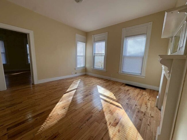 Building Photo - 440 Orchard St Unit 1