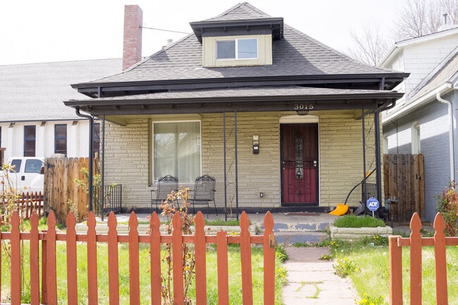 Building Photo - Evolve Real Estate: Charming Remodeled Bungalow in the Heart of Denver, Available August 14! Deta...