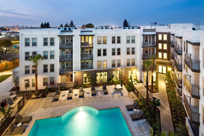 Cirrus Redwood City
