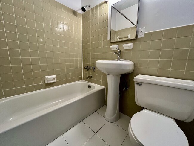 Photo - 951 Amsterdam Ave Unit 3A