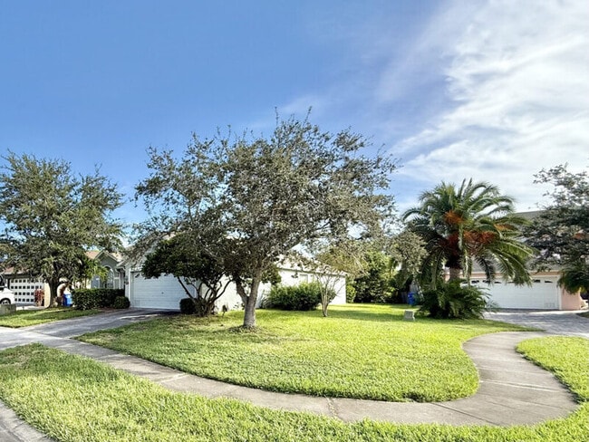 Photo - 854 Addison Dr NE
