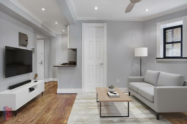Building Photo - 209 E 25th St Rental