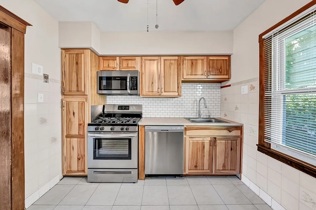 Photo - 238 Crestwood Ave Unit Lower