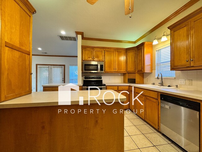 Photo - Charming 3-Bed 3-Bath Home with Tornado Sh...