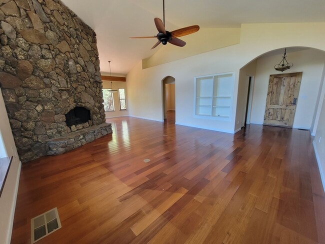 Photo - 255 Canyon Dr